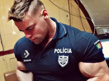 18岁男生健美训练