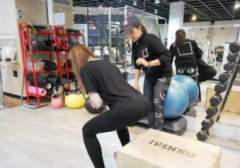 聘请健美圈私教教