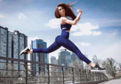 健美型女性化妆更