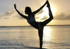 健身健美女人瑜伽