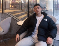 健美操型男健美健