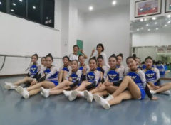 抛接健美操啦啦队个人运动健美手势