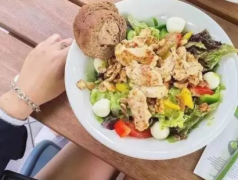 健身健美运动吃激