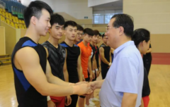 成为健美操教练条